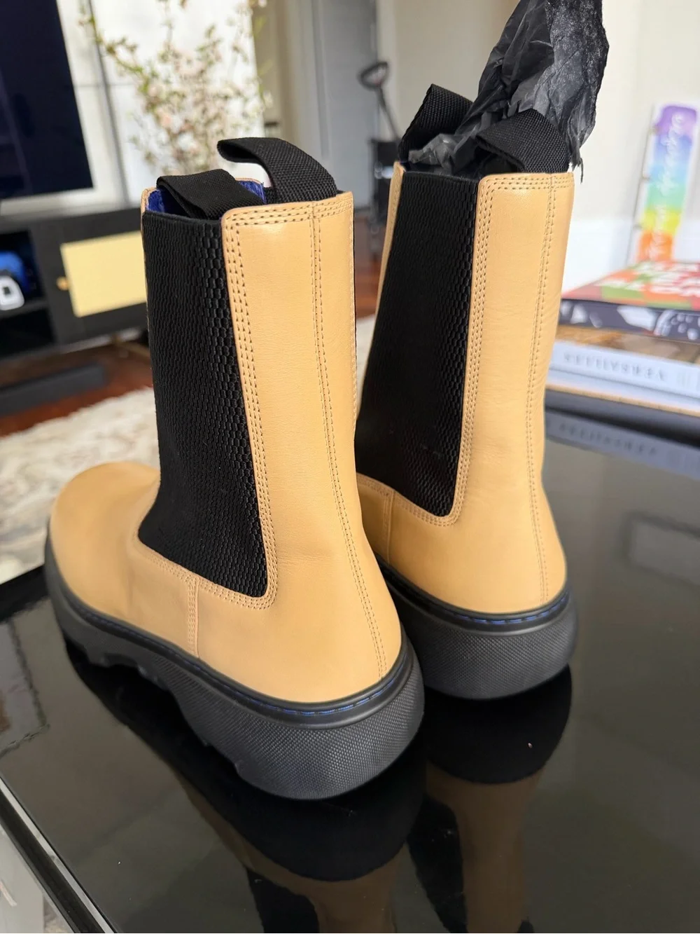 Like New! BURBERRY Leather Chelsea Boots Size 41/8!